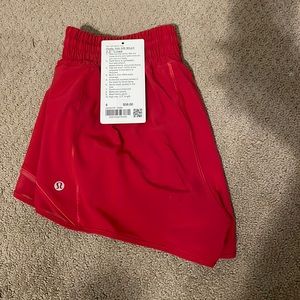 lululemon hotty hot high rise 2.5 dark red